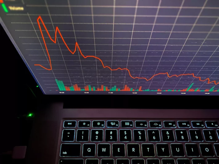 Ações despencam com mudanças na Lei das Estatais. O que fazer?